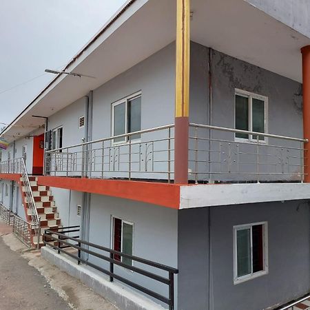 Memmsta Hotels 1510 - Udagamandalam Exterior foto